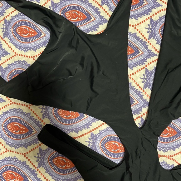 Mugler and H&M collaboration swimsuit - Picture 4 of 4